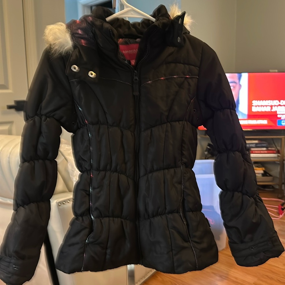 London Fog girls jacket
L 14/16 size